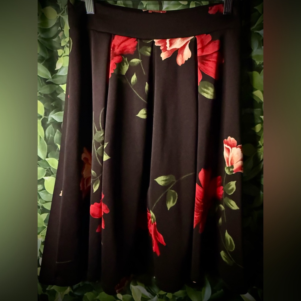 Floral rose pattern skirt